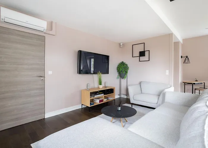 Appartement De 100M2 Dans Un Parc A 20 Mn Du Centre De Paris