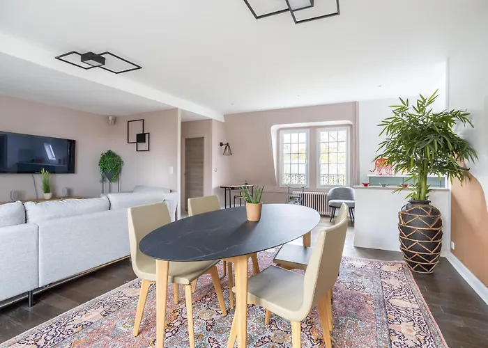 Appartement De 100M2 Dans Un Parc A 20 Mn Du Centre De Paris