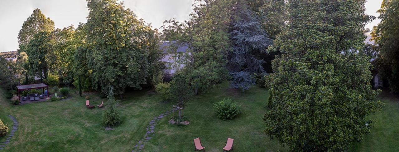 De 100m2 Dans Un Parc A 20 Mn Du Centre De Paris * Garches
